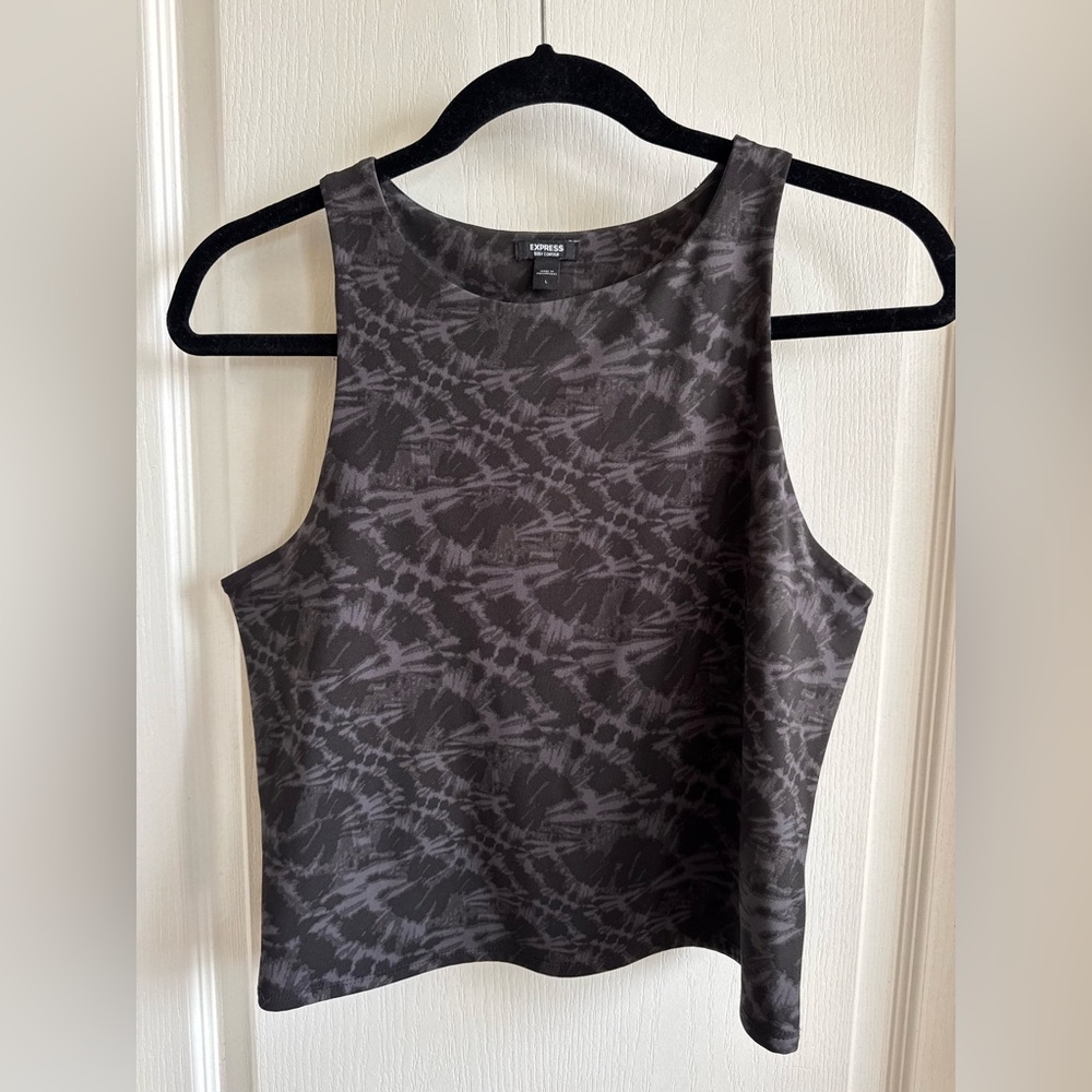 Express body contour L high neck tank top